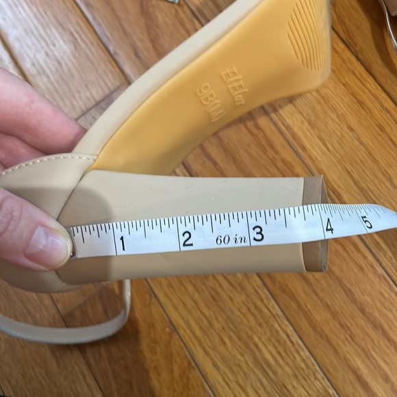 Nude size 9 open toe heels - Picture 6 of 7